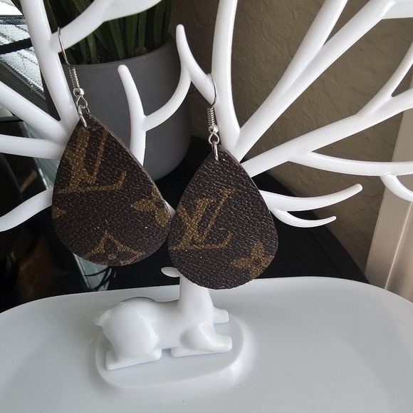 Stylish Fashion Dangle Earrings - Picture 3 of 7